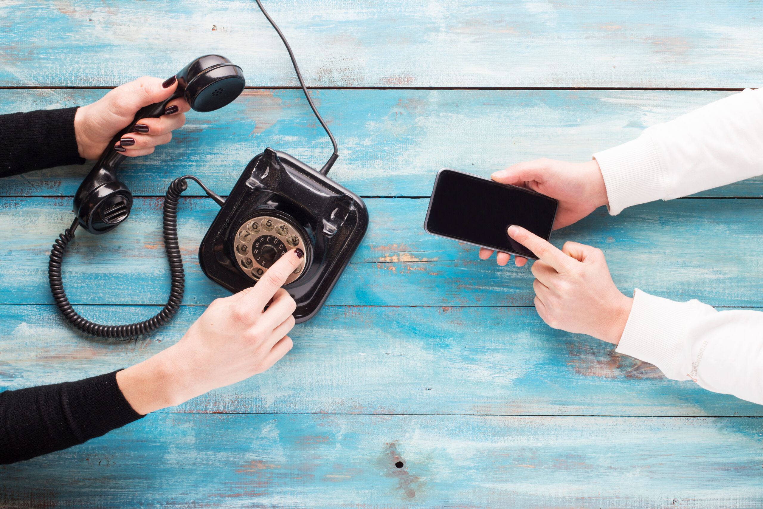 Automotive Evolution Phones Text Message