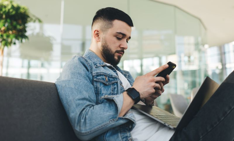 How To Generate High-Quality Leads For Your Dealership—Without Wasting Money 3 Young Man On His Social Media